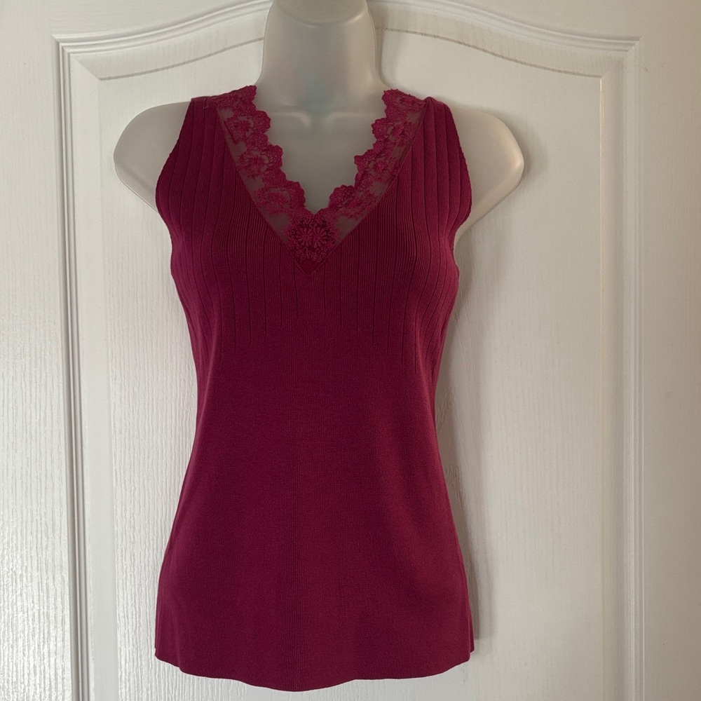 BiBi Berry Lace-Trimmed Top Medium